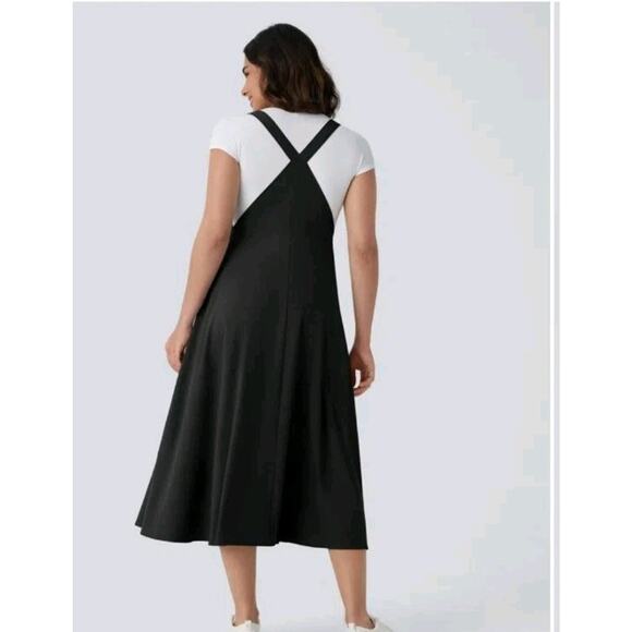 Halara Breezeful Pockets Flowy Quick Dry Midi Casual Dress in Black Size 8- New - Picture 2 of 9